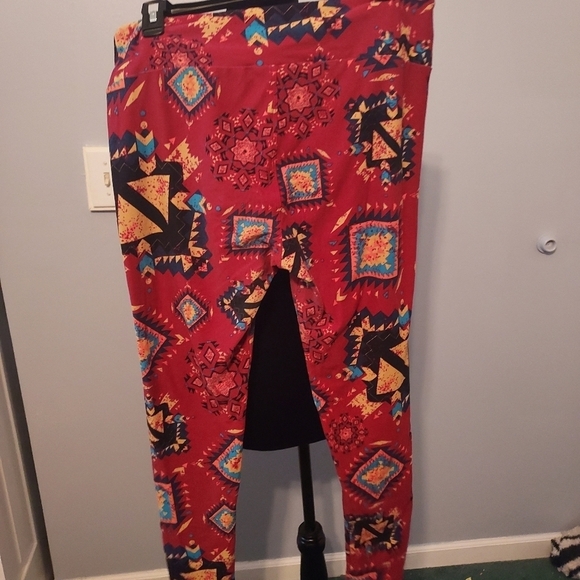 LuLaRoe Aztec Leggings One Size Tall And Curvy - Picture 5 of 7